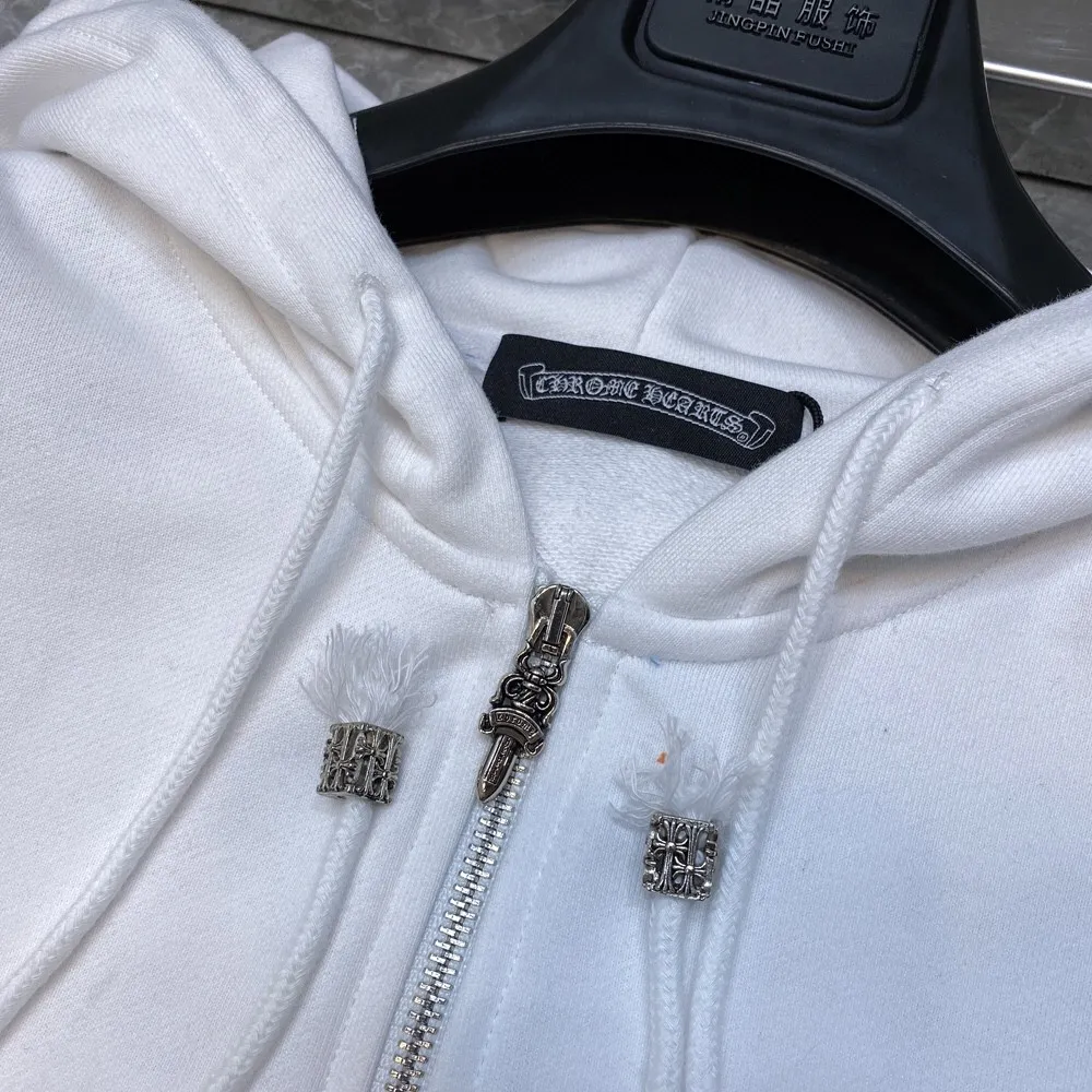 P296 Chrome Hearts🍁Classic Series🍁 Heavy-duty double-arm embroidered cross color patchwork zipper sweatshirt, double sleeves 40 pieces imported color patchwork leather➕Tajima machine embroidery technology, the highest version! The highest version! Improved customized version of 1:1 high-gram weight high-quality fabric 🌈Recommended colors: white black 🌈 Size: S, M, L, XL.